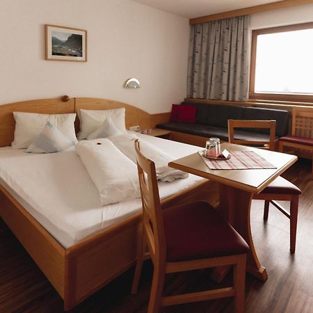 Pension Truya - Hof Fiss Bagian luar foto