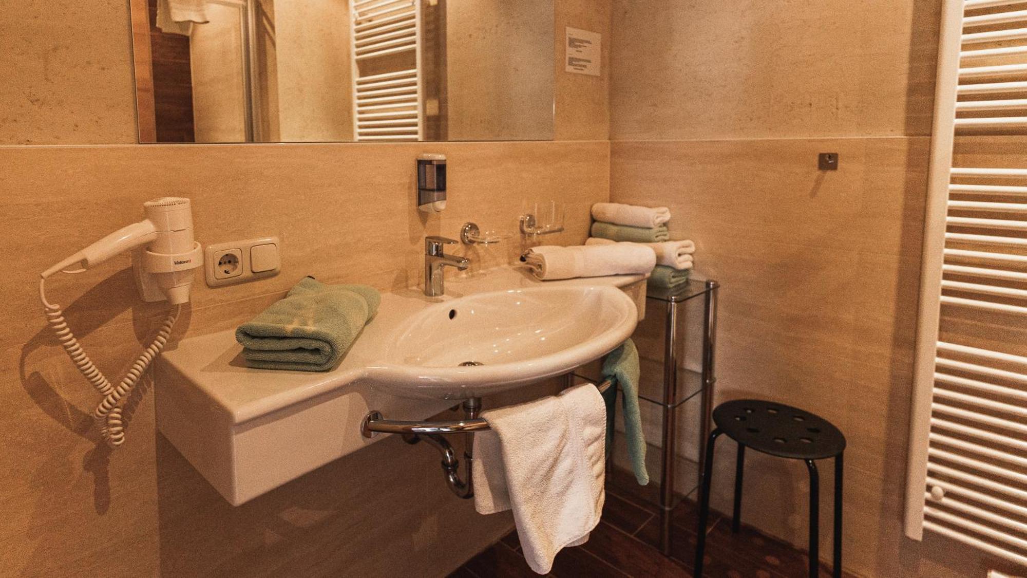 Pension Truya - Hof Fiss Bagian luar foto
