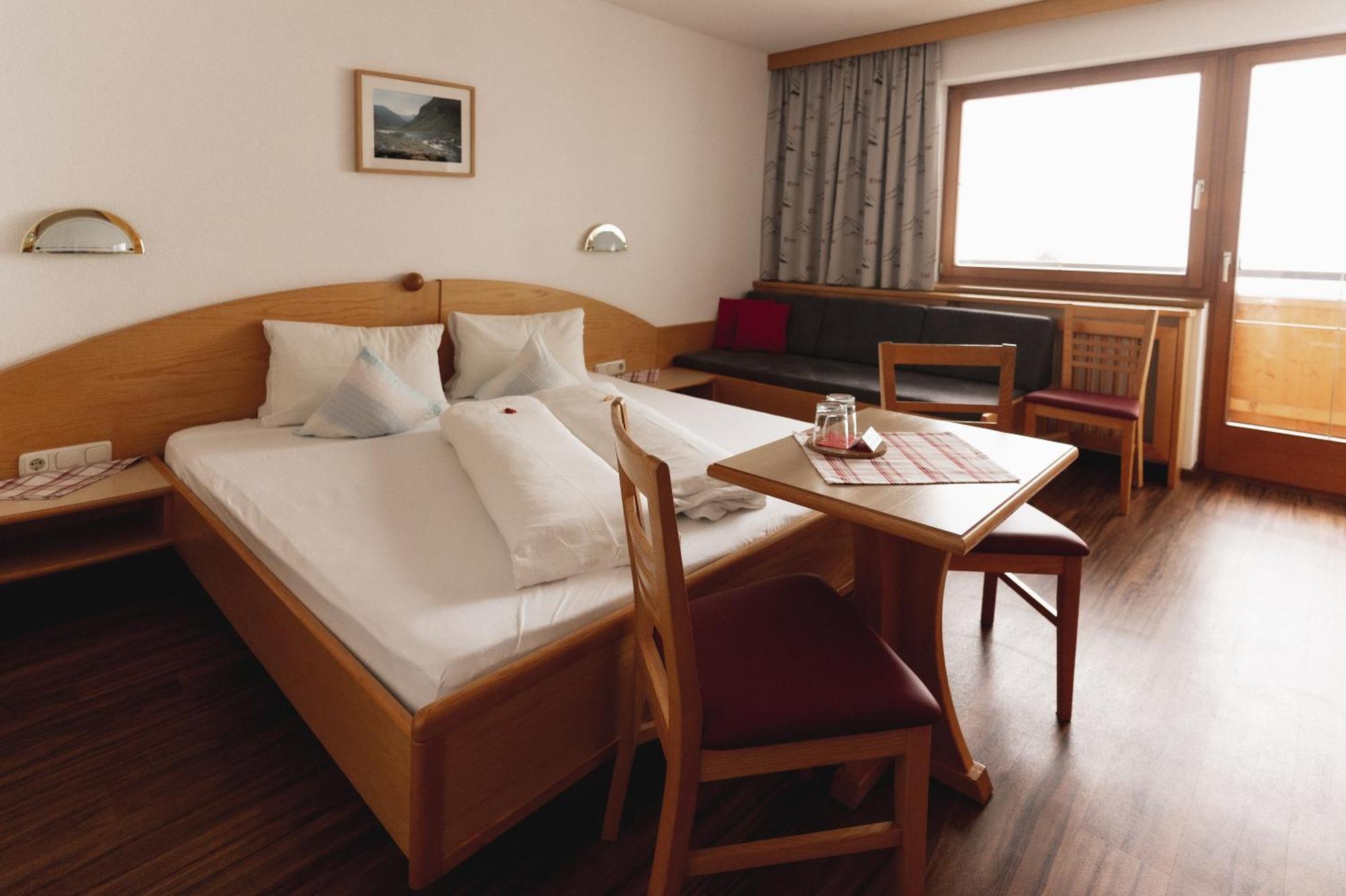 Pension Truya - Hof Fiss Bagian luar foto
