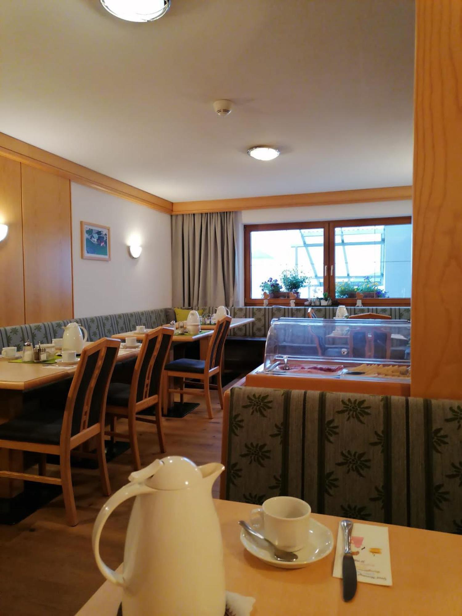 Pension Truya - Hof Fiss Bagian luar foto
